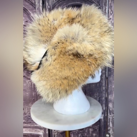 Vintage Holt Renfrew Coyote Trapper Hat - Picture 4 of 6